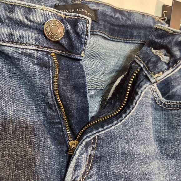 Silver Jeans Suki Size 18 Mid Rise Straight Leg Slightly Distressed - Picture 6 of 13